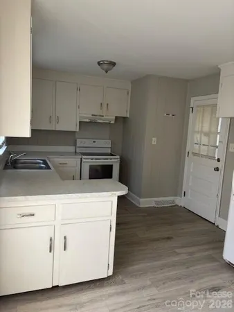 $1,300 | 6720 Woodstream Drive, Charlotte, NC 28210