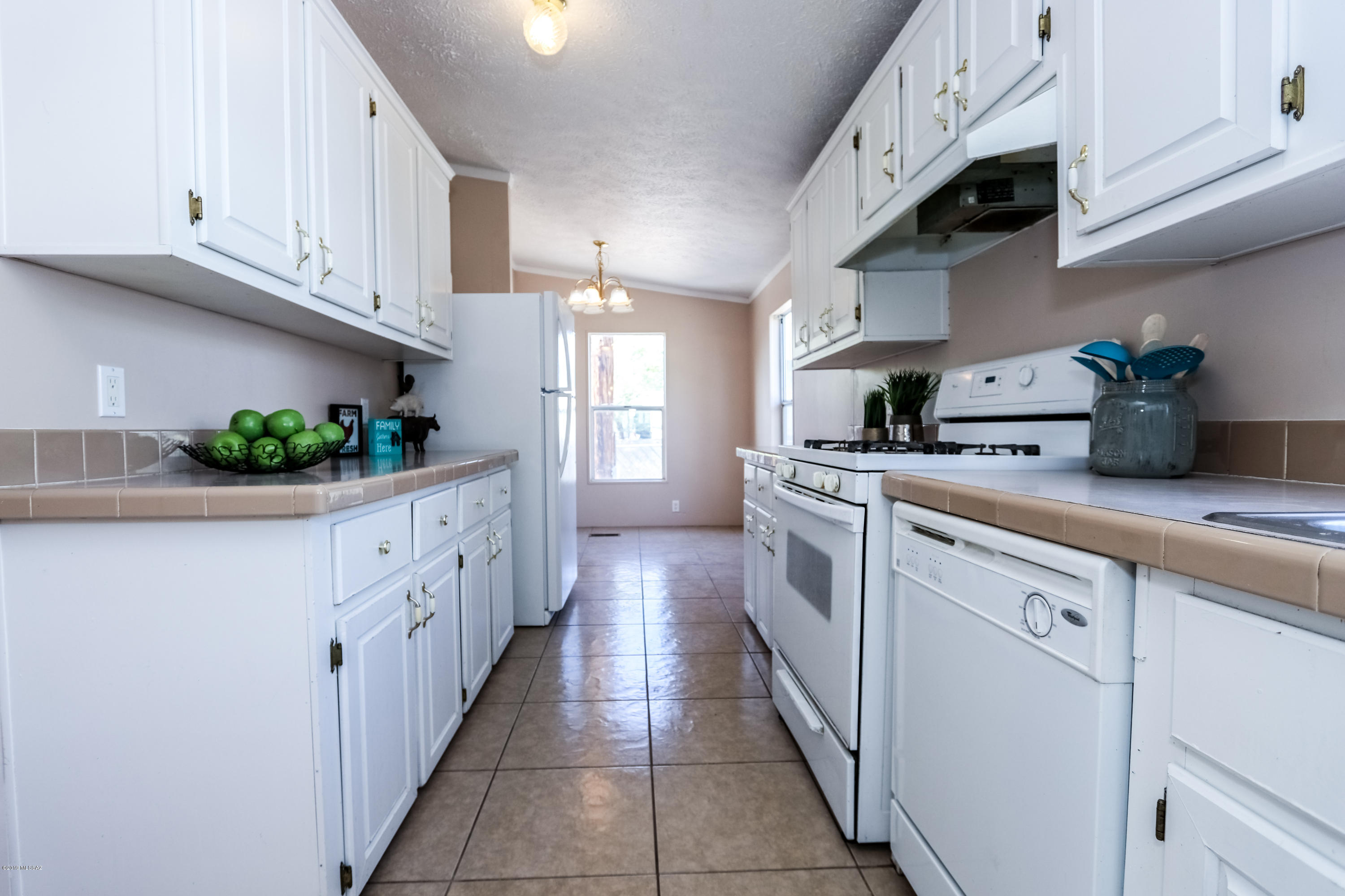 2631 West Mossman Road Tucson, AZ 85746 - Photo 11 of 31 Gallery Image 11