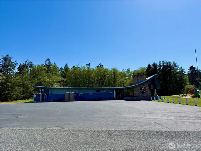 a view of park and sign board