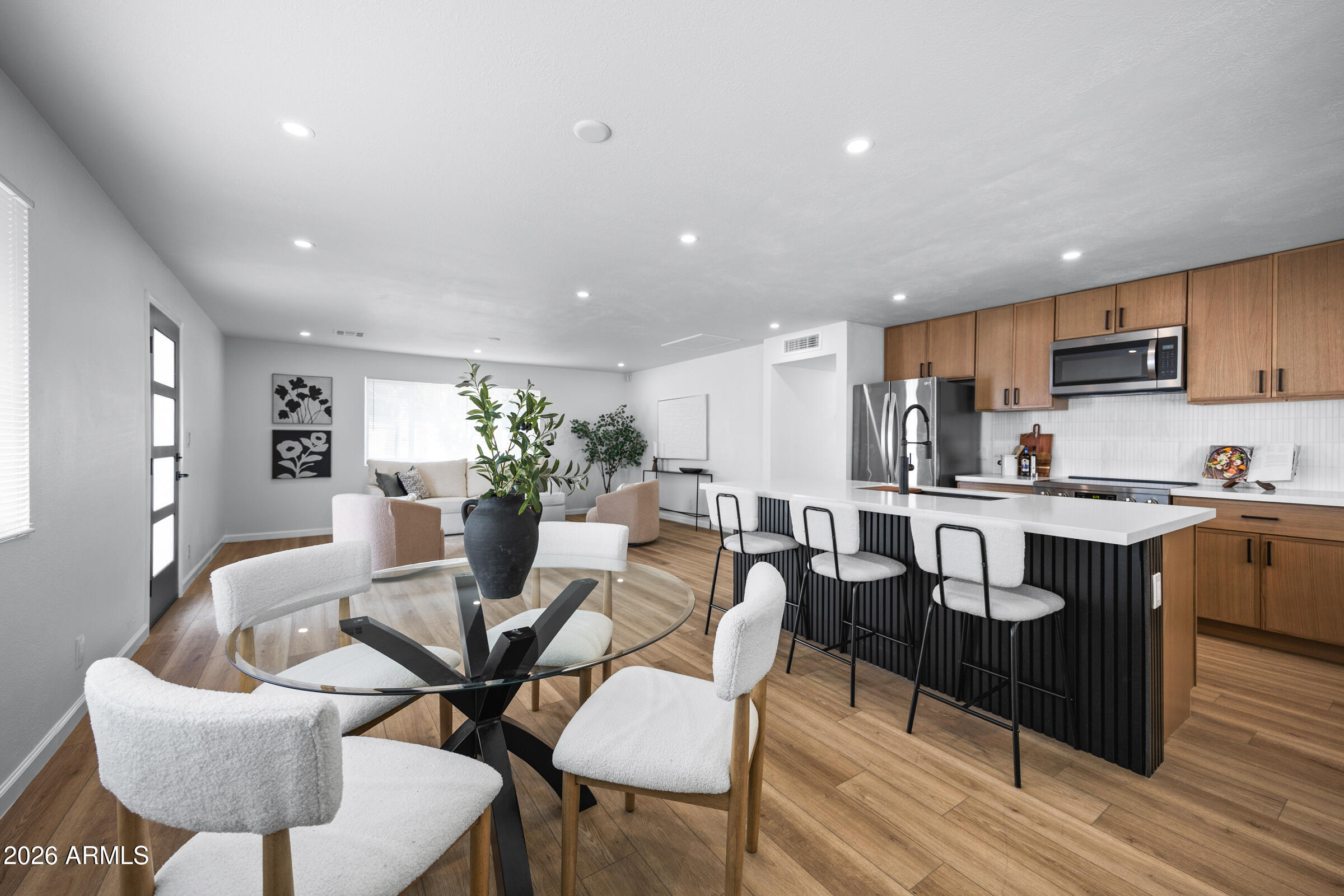 1237 East Ruth Avenue Phoenix, AZ 85020 - Photo 9 of 38 a view of a dining room with furniture