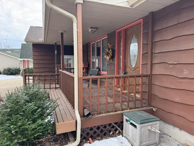 $299,900 | 1807 Brookside Drive, Albert Lea, MN 56007