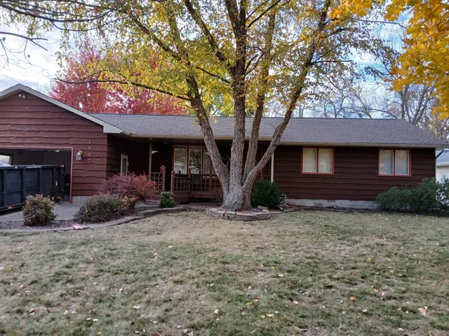 $299,900 | 1807 Brookside Drive, Albert Lea, MN 56007