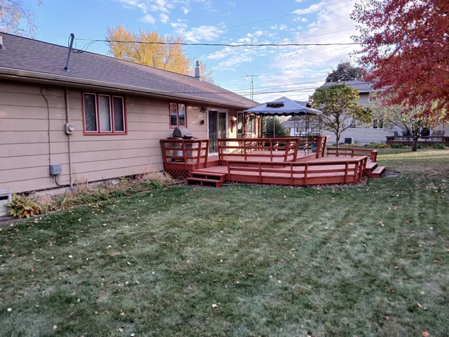 $299,900 | 1807 Brookside Drive, Albert Lea, MN 56007