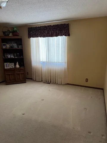 $299,900 | 1807 Brookside Drive, Albert Lea, MN 56007