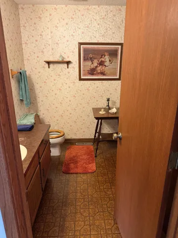 $299,900 | 1807 Brookside Drive, Albert Lea, MN 56007