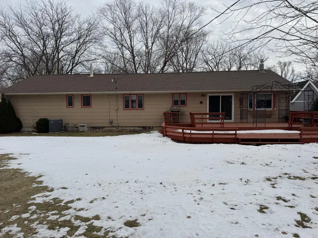 $299,900 | 1807 Brookside Drive, Albert Lea, MN 56007