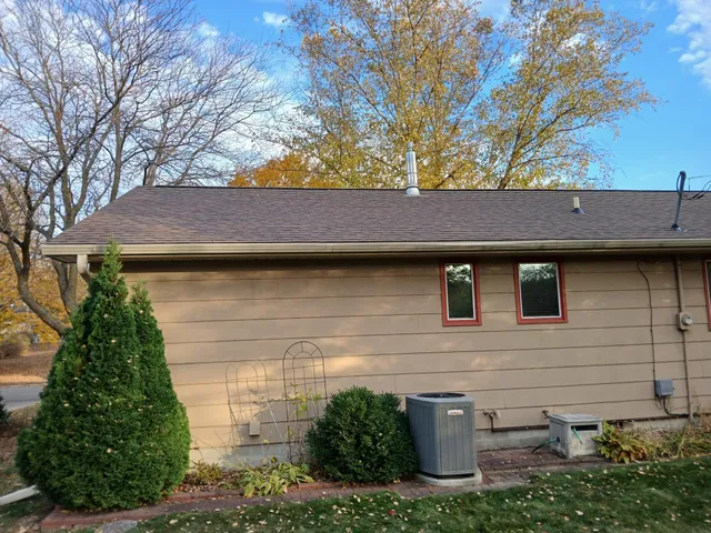 $299,900 | 1807 Brookside Drive, Albert Lea, MN 56007