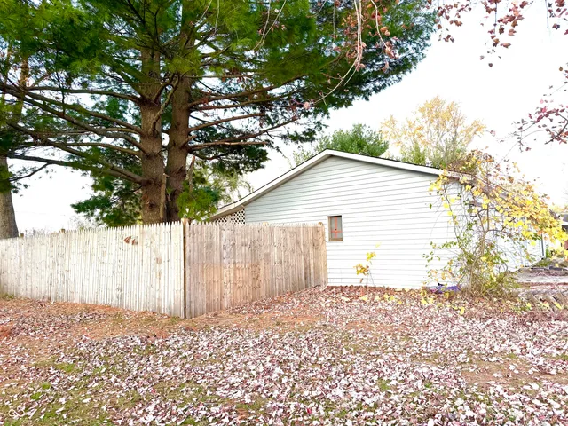 $48,000 | 2106 Clay Avenue, Terre Haute, IN 47805