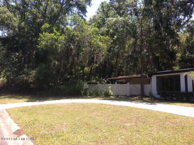 1646 Cornell Road Jacksonville, FL 32207 - Photo 4 of 11 a view of a swimming pool