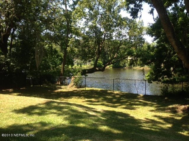 1646 Cornell Road Jacksonville, FL 32207 - Photo 7 of 11 a view of a pool with a yard