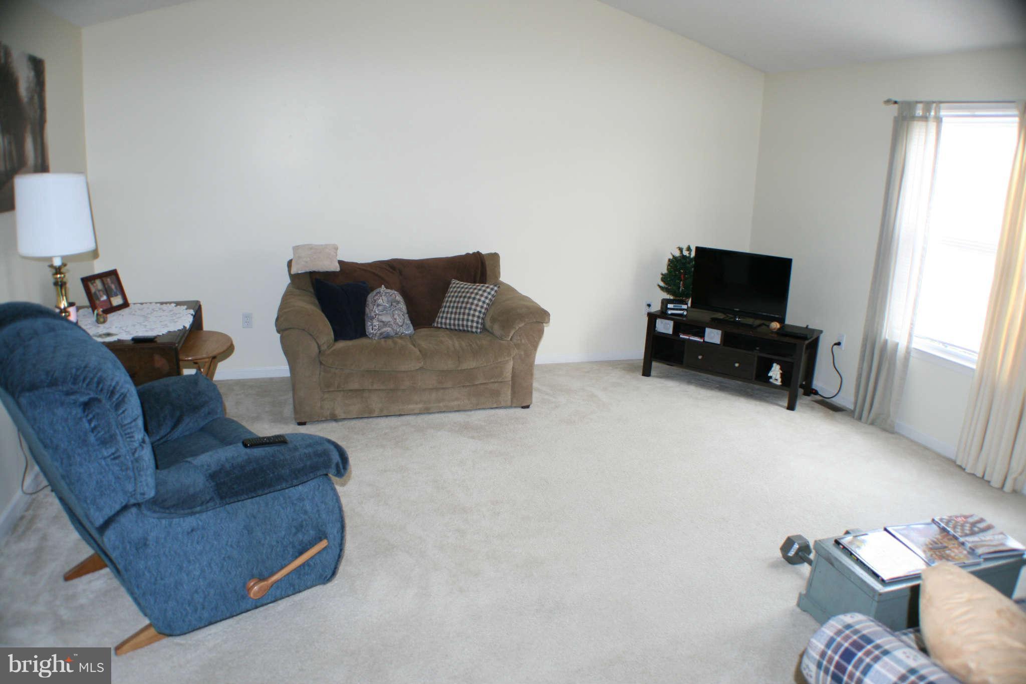 321 Stonehenge Road Winchester, VA 22601 - Photo 2 of 18 Living Room