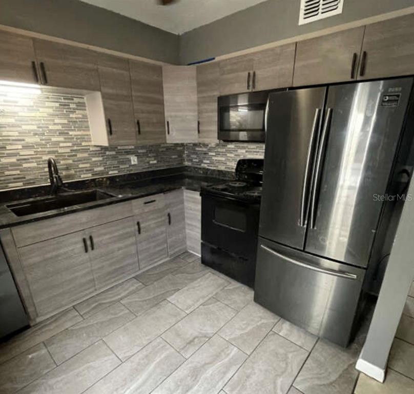 237 Debora Court Altamonte Springs, FL 32701 - Photo 4 of 8 Gallery Image 4