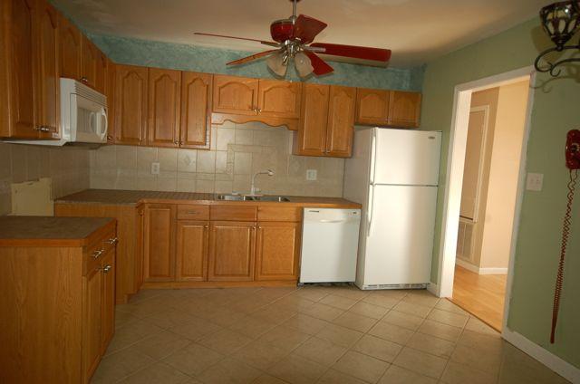 8347 Robin Lynn Road Roanoke, VA 24019 - Photo 6 of 18 KITCHEN 3