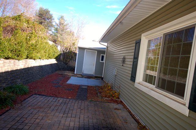 8347 Robin Lynn Road Roanoke, VA 24019 - Photo 10 of 18 SIDE VIEW