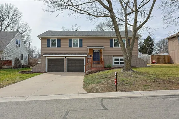 $355,000 | 525 North Stevenson Street, Olathe, KS 66061