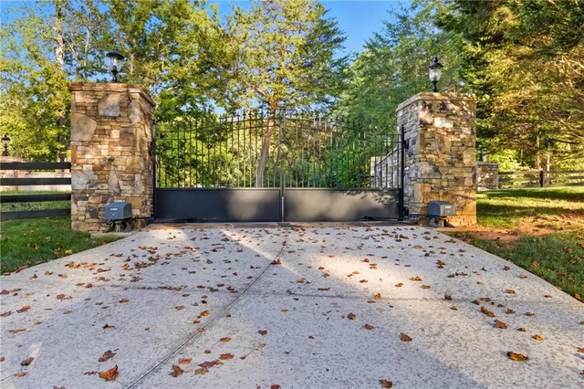 $1,999,900 | 1091 Echota Road, Clarkesville, GA 30523