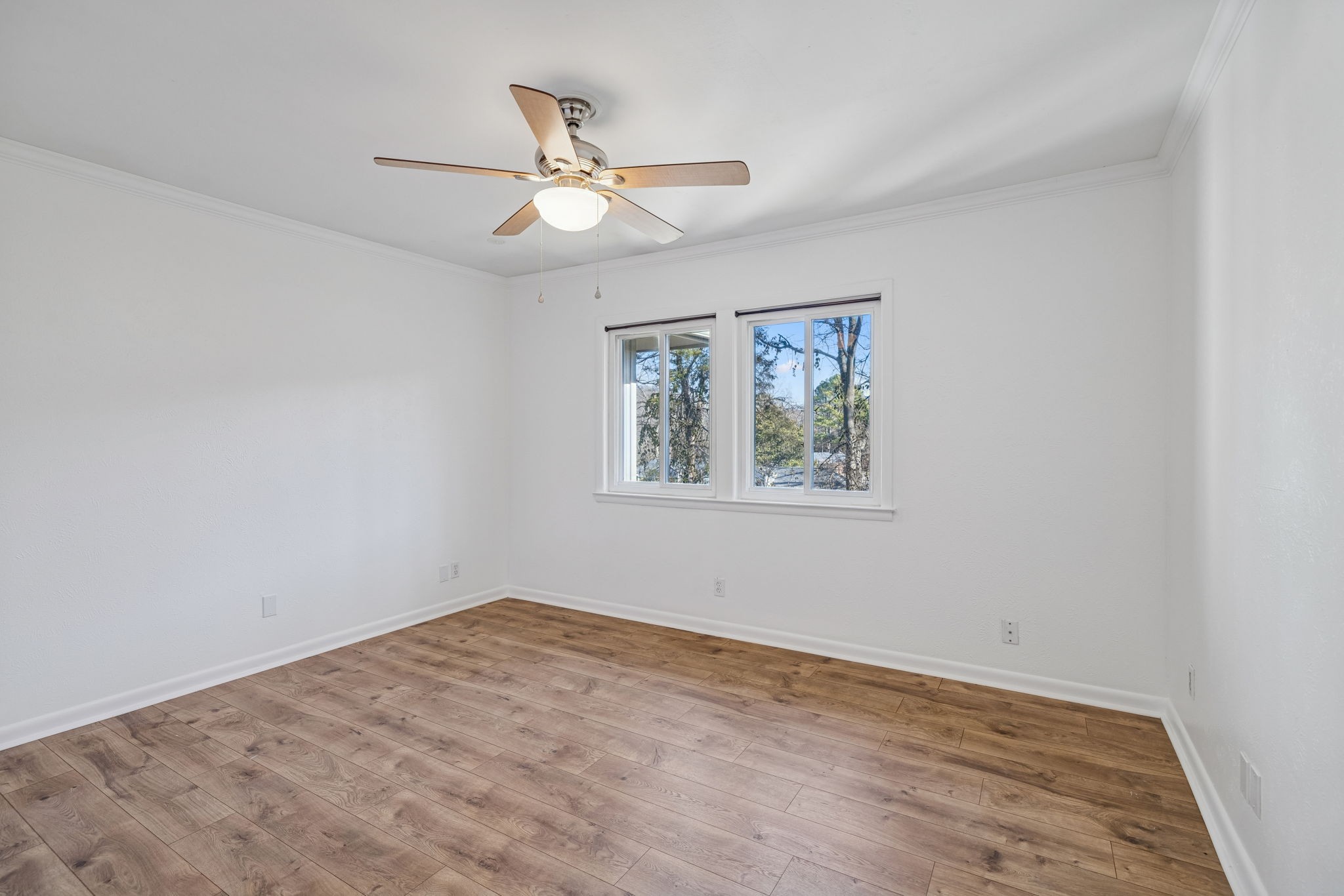 21 Vaughns Gap Road, Unit 14 Nashville, TN 37205 - Photo 18 of 26 a view of empty room with wooden floor