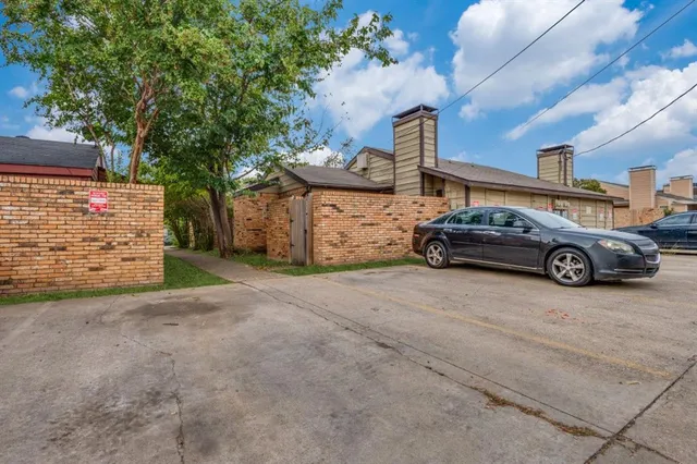 $1,275 | 3930 Portland Street, Unit 3932, Irving, TX 75038