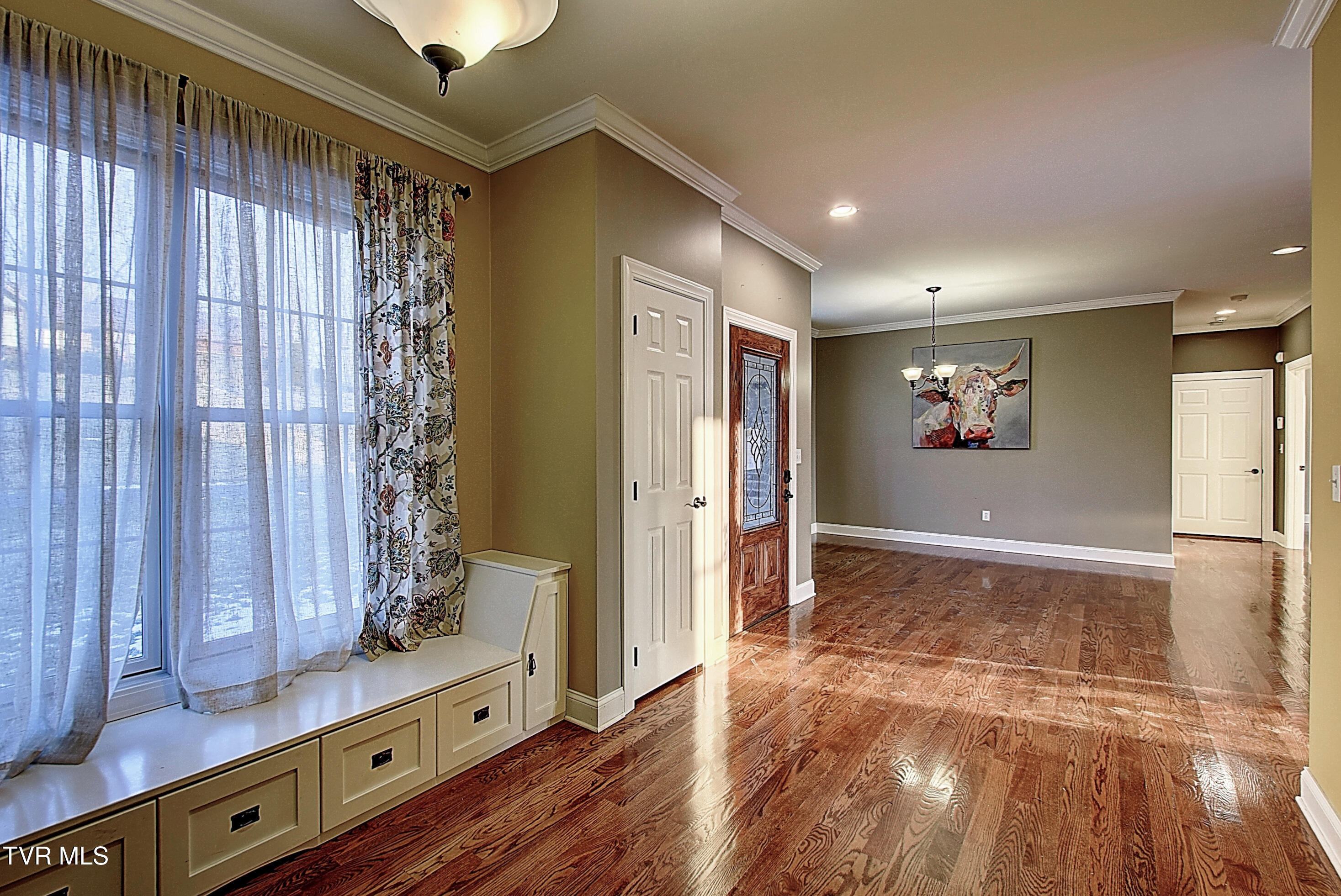 2325 Colonial View Road Kingsport, TN 37663 - Photo 8 of 56 9