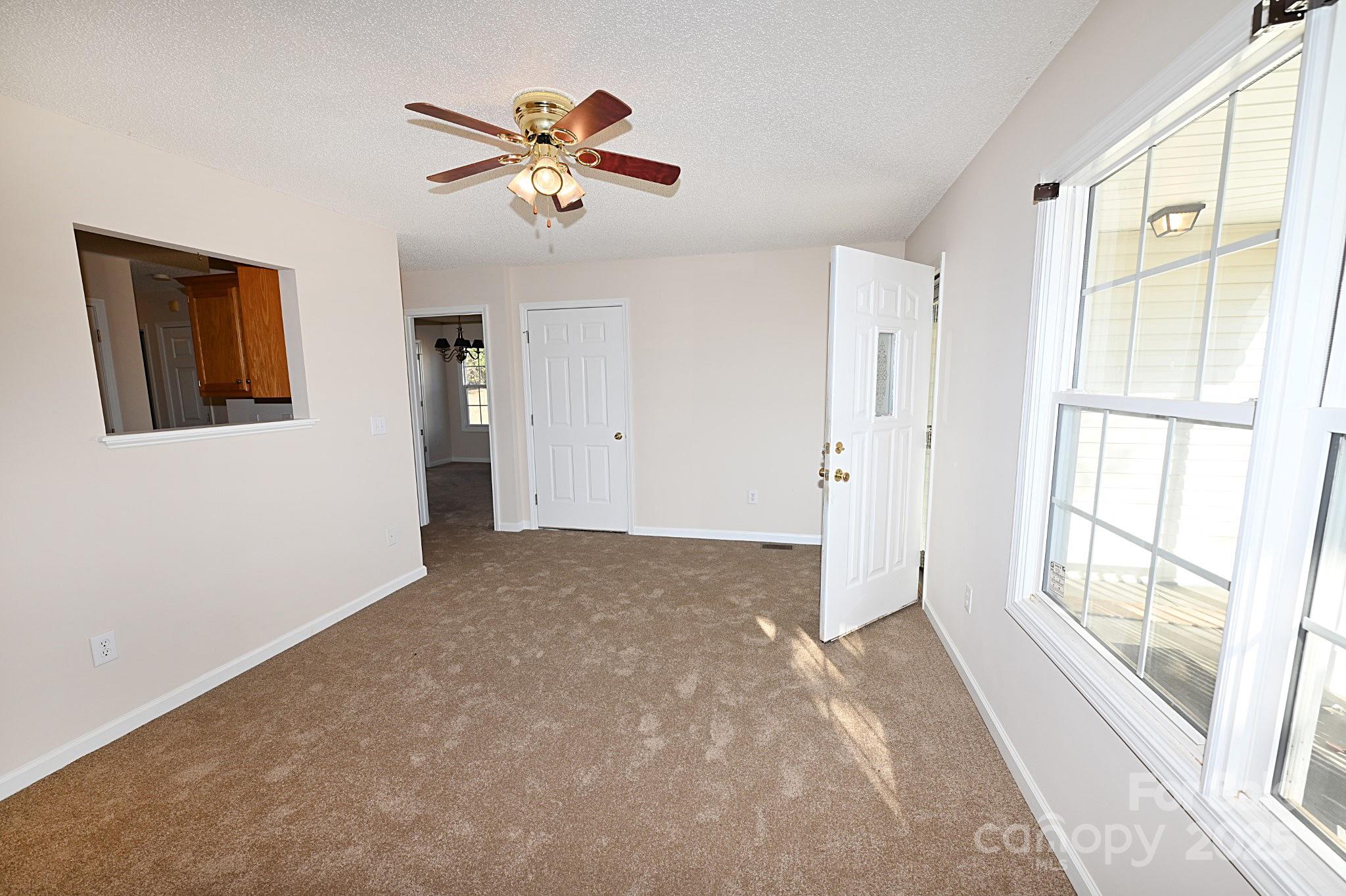 621 23rd Street Northwest Hickory, NC 28601 - Photo 7 of 35 a view of an empty room with a window