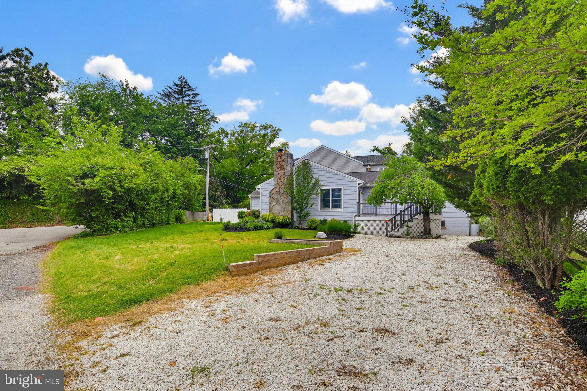 1465 Ridgeway Arnold, MD 21012 - Photo 36 of 61 Charming home with lush greenery.