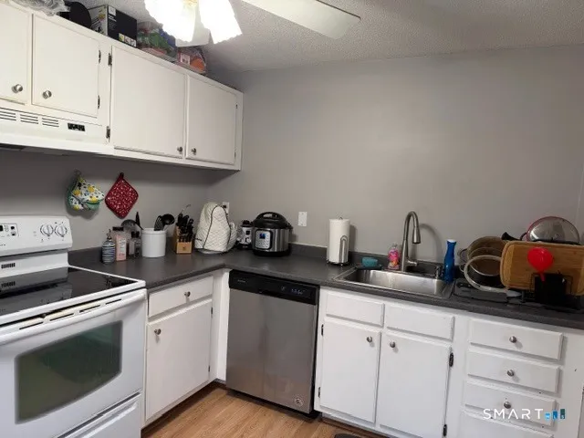 $1,800 | 113 Heather Ridge, Unit 113, Shelton, CT 06484