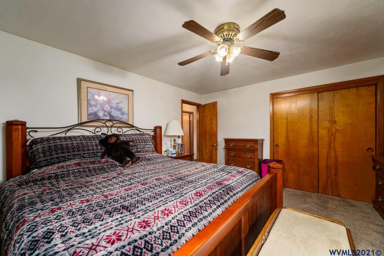4030 Cordon Road Northeast Salem, OR 97305 - Photo 12 of 37