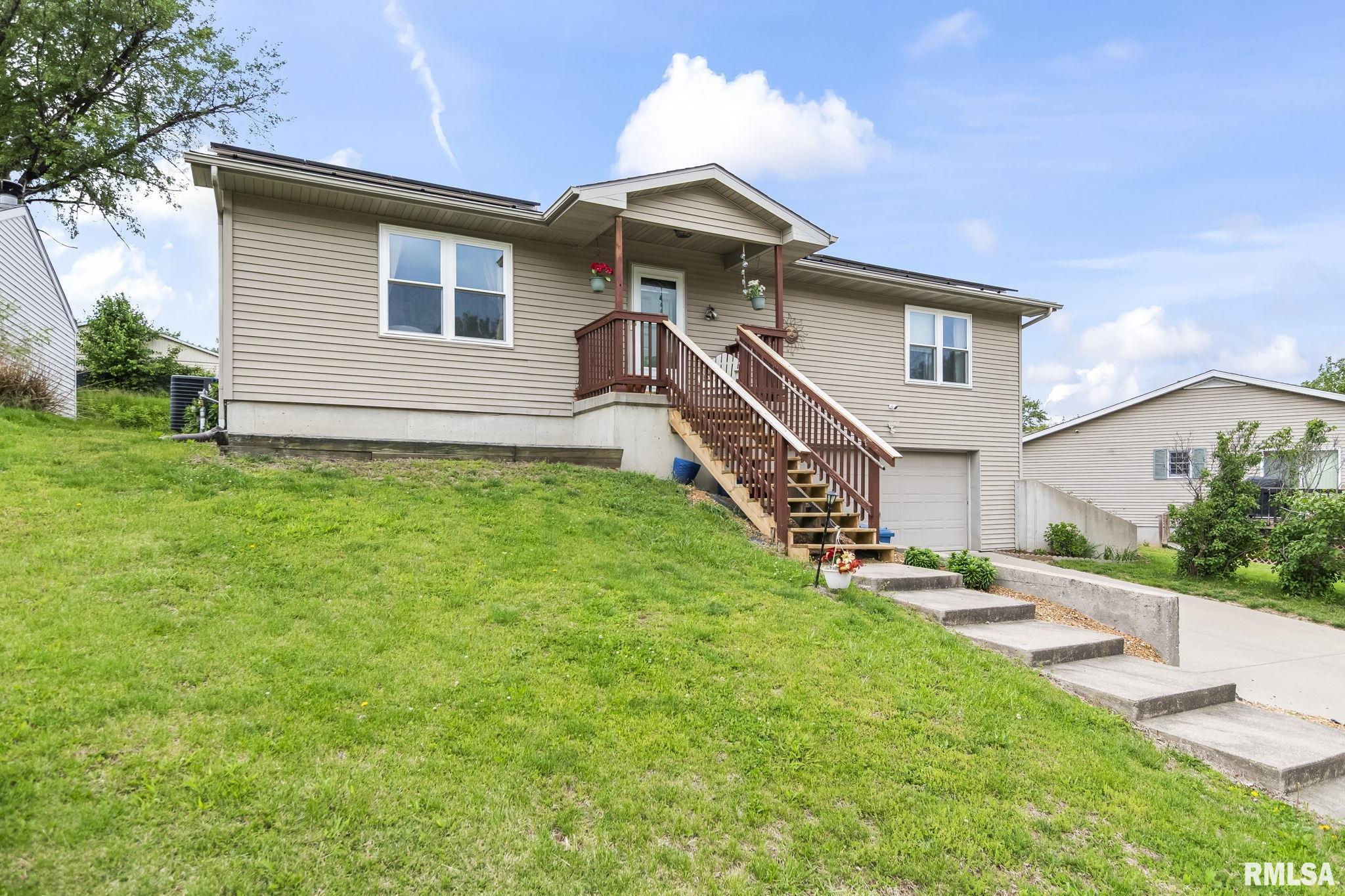 909 Helene Street Springfield, IL 62702 - Photo 2 of 39