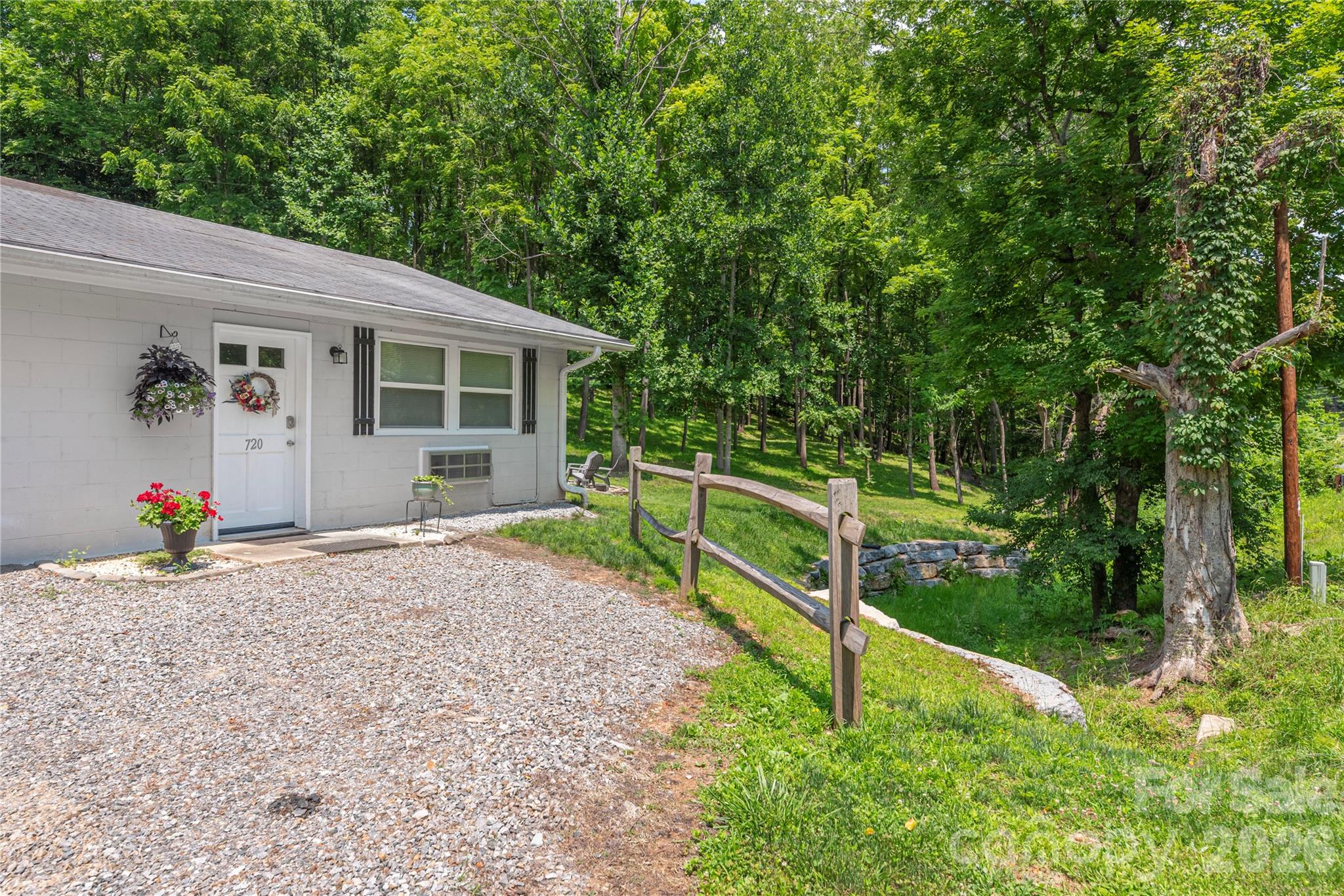 702 Love Joy Road Canton, NC 28716 - Photo 24 of 40