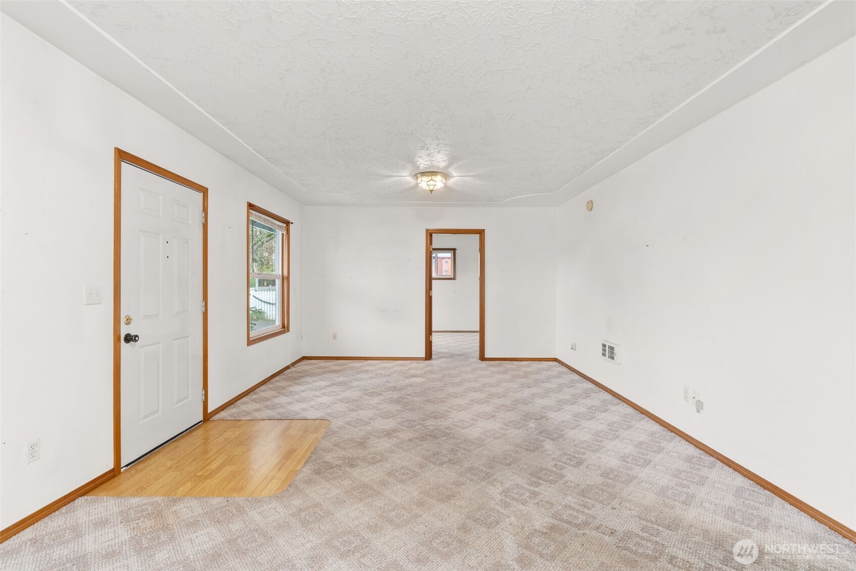 506 East Locust Street Centralia, WA 98531 - Photo 6 of 30 an empty room with windows and closet
