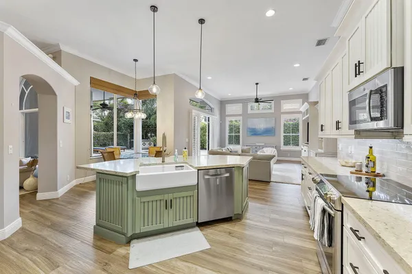 $899,000 | 2903 Fontana Lane, Royal Palm Beach, FL 33411