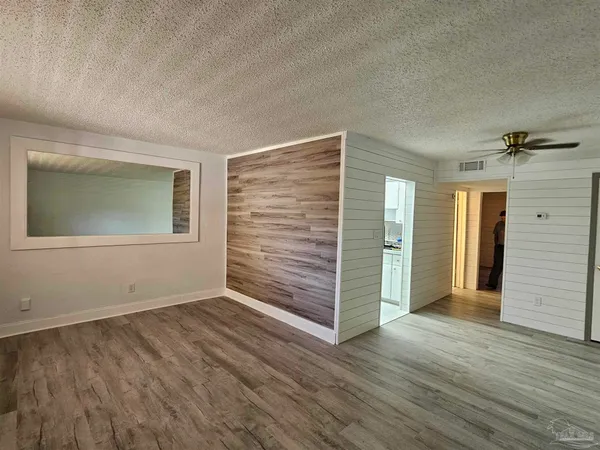 $149,000 | 600 Scenic Highway, Unit 214, Pensacola, FL 32503