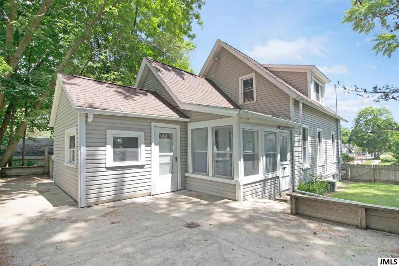 618 Edgewood Street Jackson, MI 49202 - Photo 3 of 25 Photo 3