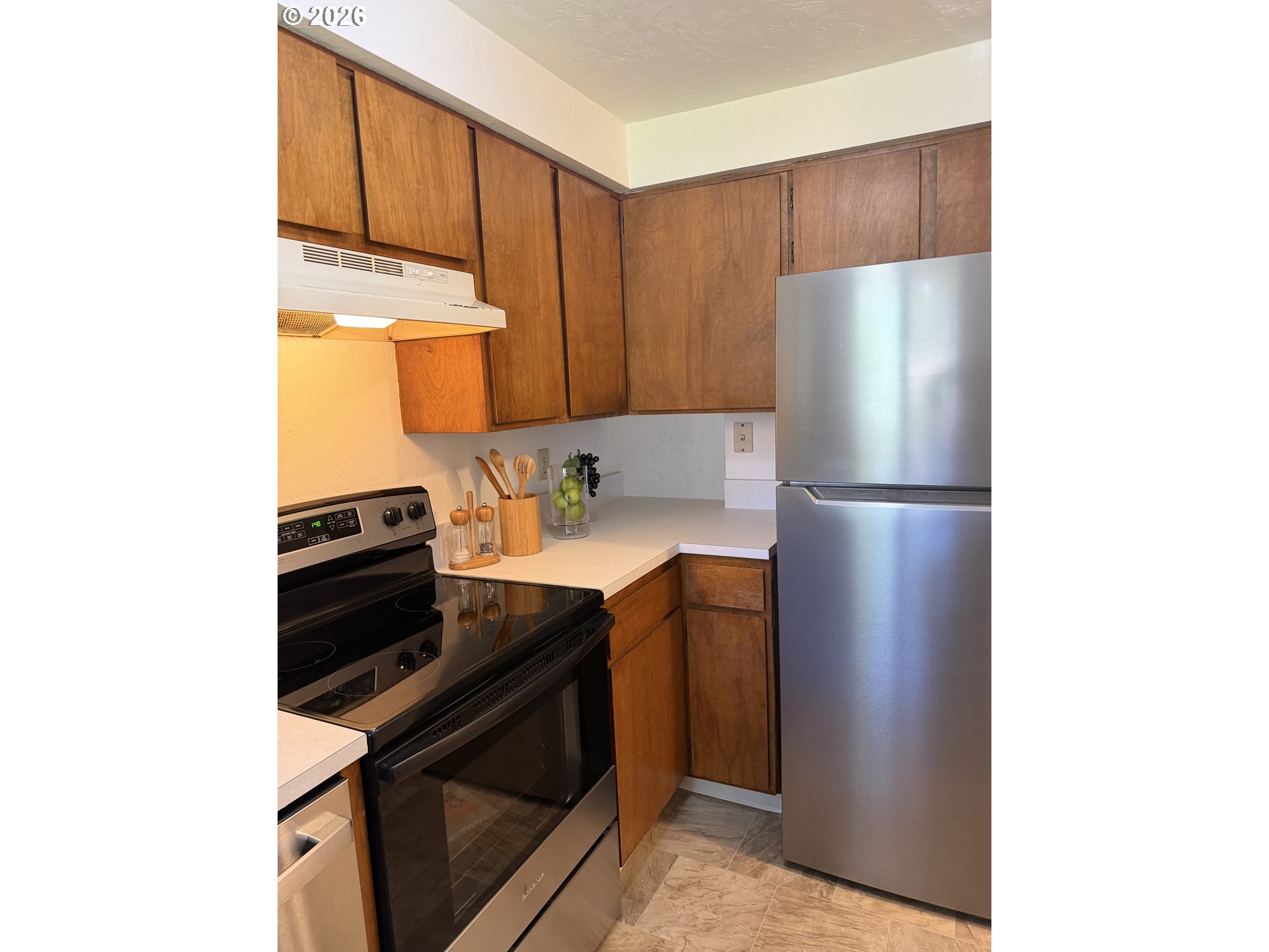 1434 Fetters Loop Eugene, OR 97402 - Photo 7 of 32 Kitchen