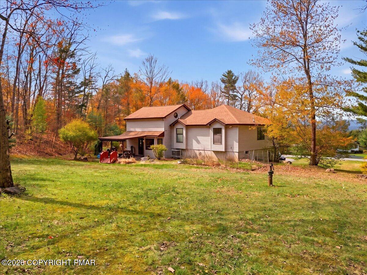 11-HomeView_Media-846_Fawn_View_Rd