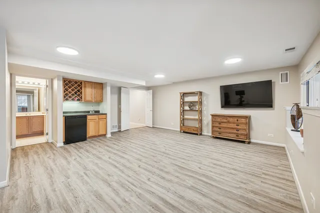 $479,990 | 1053 North Glenview Court, Palatine, IL 60067