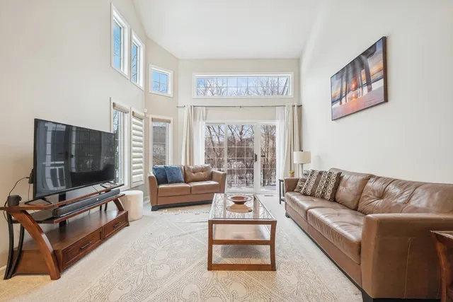 $479,990 | 1053 North Glenview Court, Palatine, IL 60067