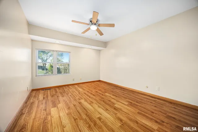 $159,900 | 1101 Eisenhower Drive, Unit A, Pekin, IL 61554