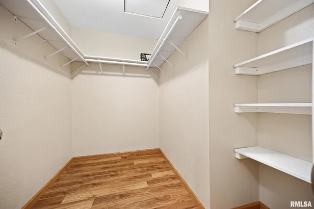 $159,900 | 1101 Eisenhower Drive, Unit A, Pekin, IL 61554