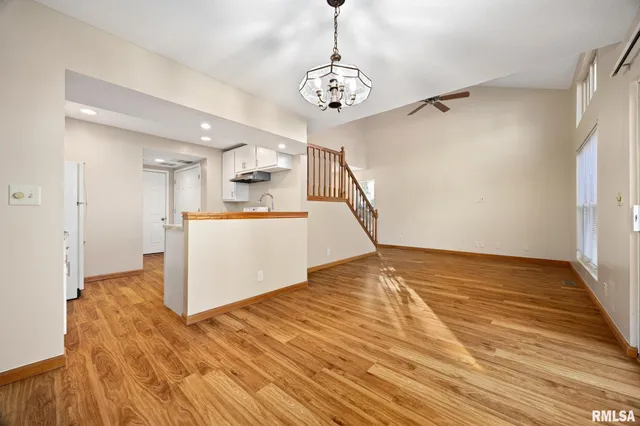 $159,900 | 1101 Eisenhower Drive, Unit A, Pekin, IL 61554