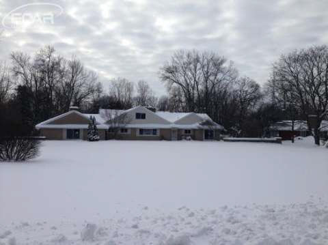6561 Flushing Road Flushing, MI 48433 - Photo 12 of 16 20427164-12.JPG