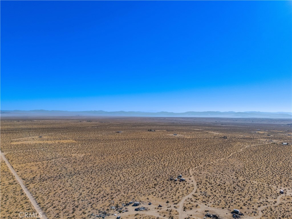 6311431 Sunset Road Joshua Tree, CA 92252 - Photo 4 of 15 a view of an ocean