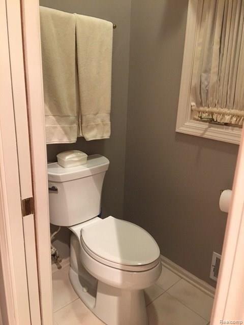 2460 North Henderson Road Davison, MI 48423 - Photo 17 of 42 Henderson27 - Copy.JPG
