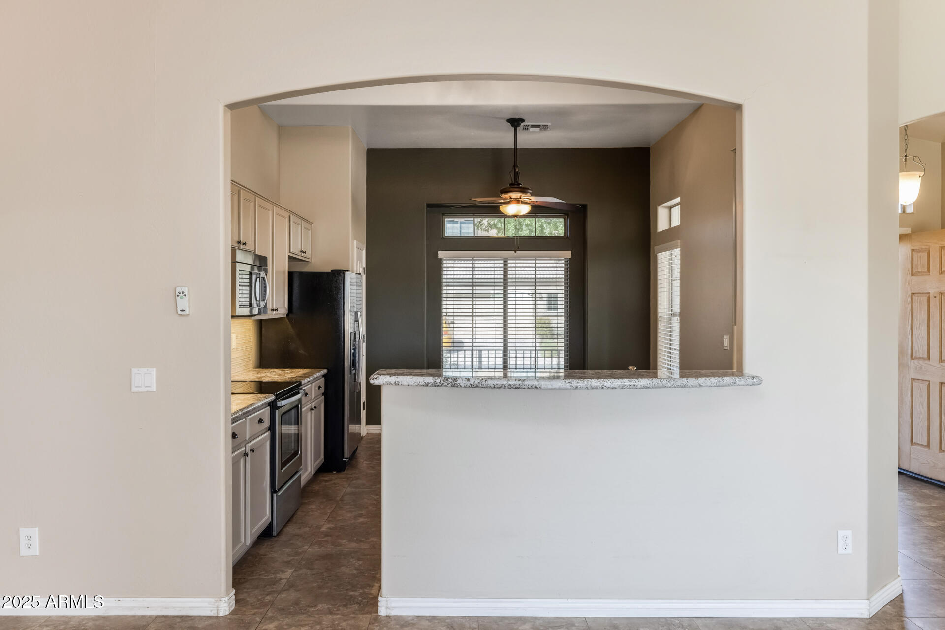21579 Greenway Road Maricopa, AZ 85138 - Photo 14 of 51 17)KITCHEN