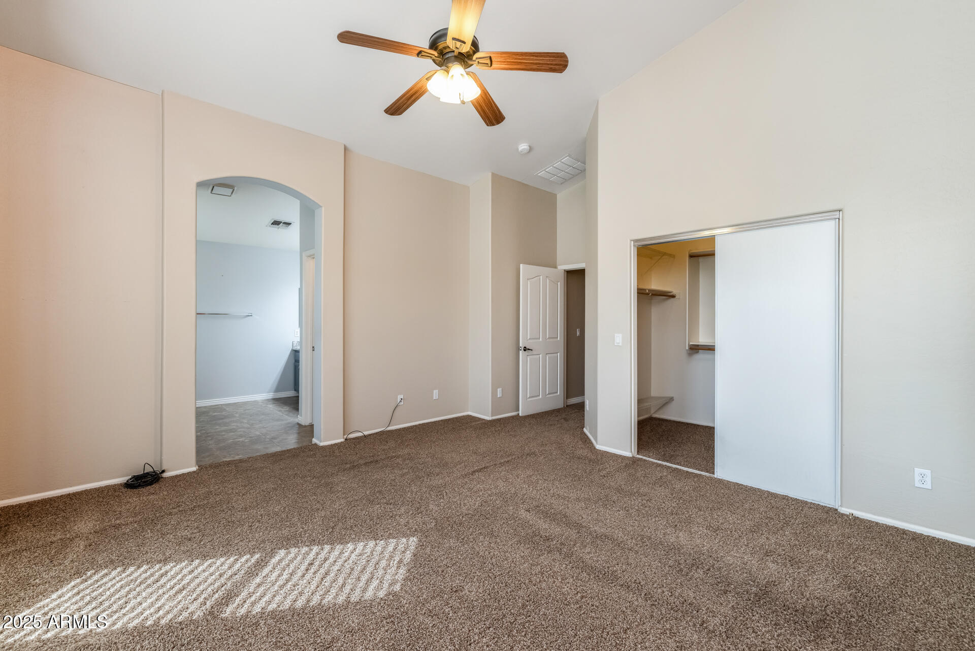 21579 Greenway Road Maricopa, AZ 85138 - Photo 16 of 51 19)MASTER BED
