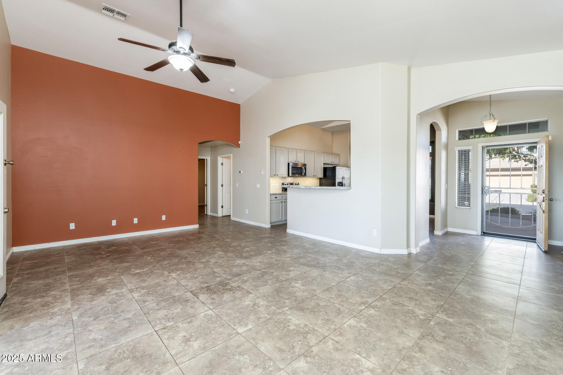 21579 Greenway Road Maricopa, AZ 85138 - Photo 6 of 51 9)GREAT ROOM