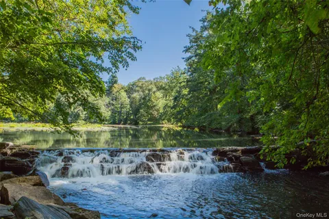 $899,000 | 10 Brooklands, Unit 1E, Bronxville, NY 10708