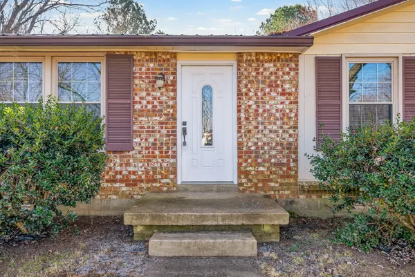 $1,395 | 512 Yvonne Drive, Clarksville, TN 37042