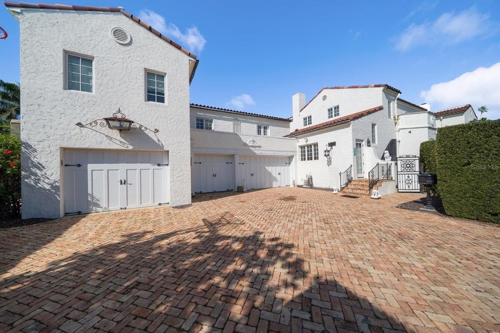 1102 Palmview Avenue Belleair, FL 33756 - Photo 4 of 81