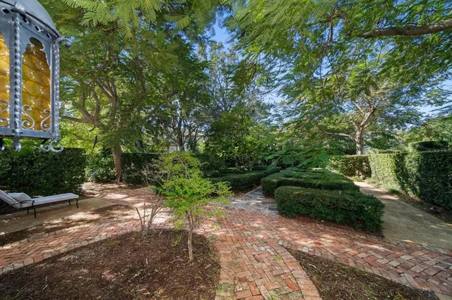 $3,100,000 | 1102 Palmview Avenue, Belleair, FL 33756